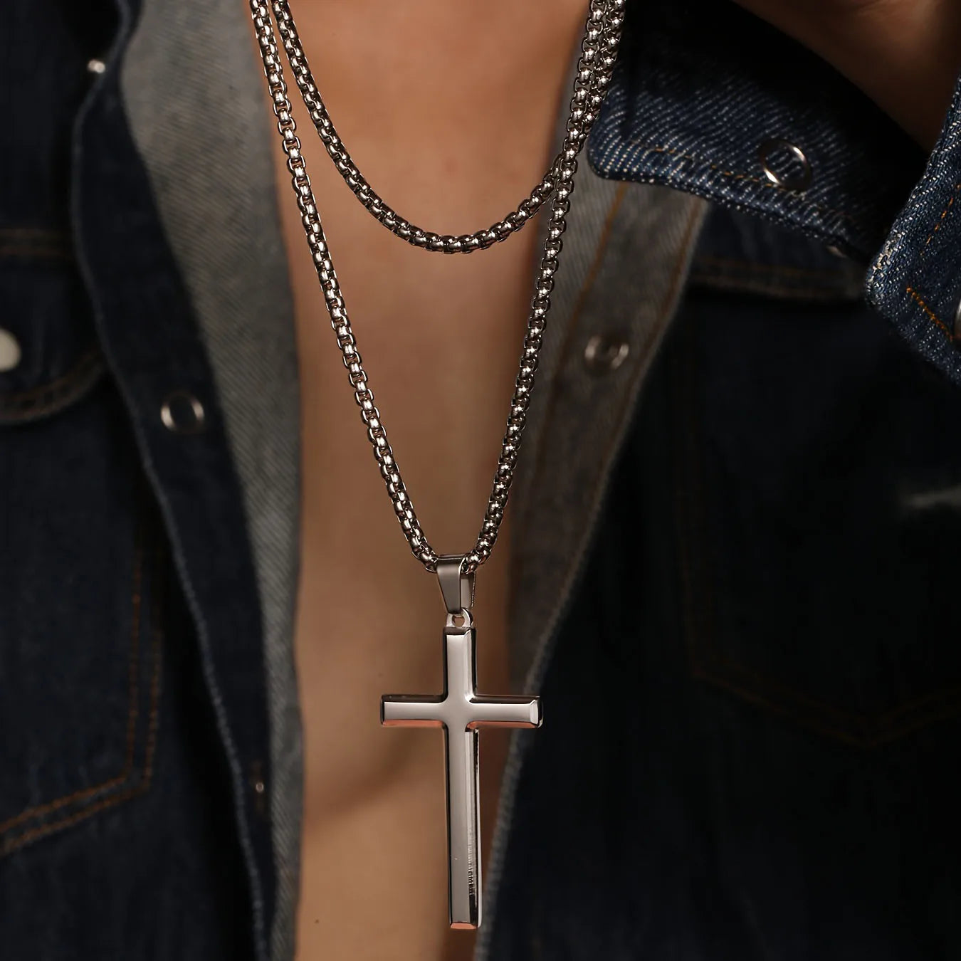 Collar de acero inoxidable minimalista espiritual para hombre con cruz de Jesús