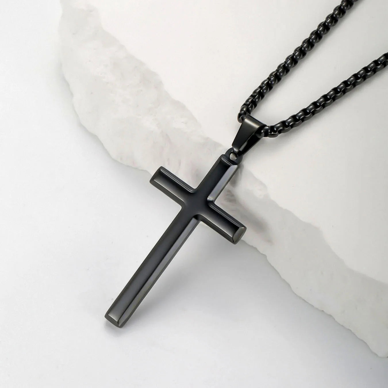 Collar de acero inoxidable minimalista espiritual para hombre con cruz de Jesús