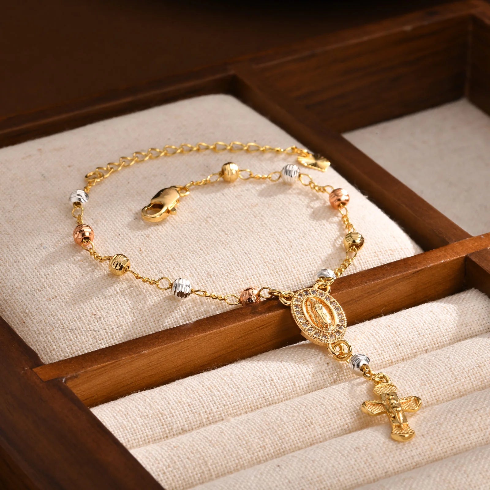 Pulsera de la Santísima Virgen María (Baño en oro 14k)
