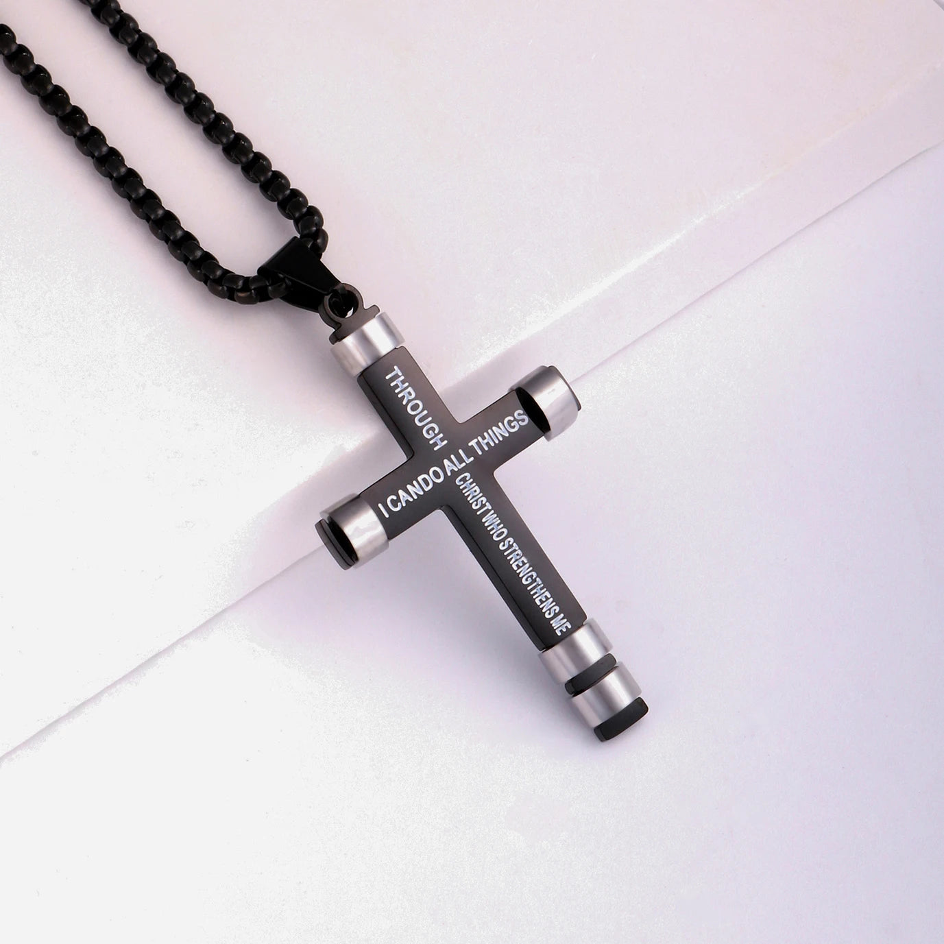 Collar de acero inoxidable minimalista espiritual para hombre con cruz de Jesús