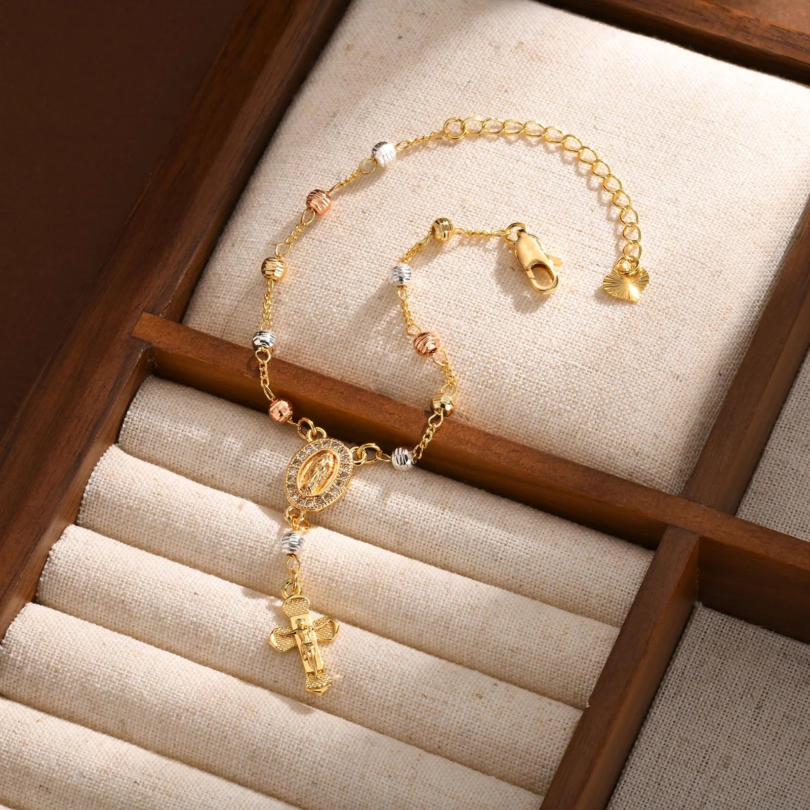 Pulsera de la Santísima Virgen María (Baño en oro 14k)