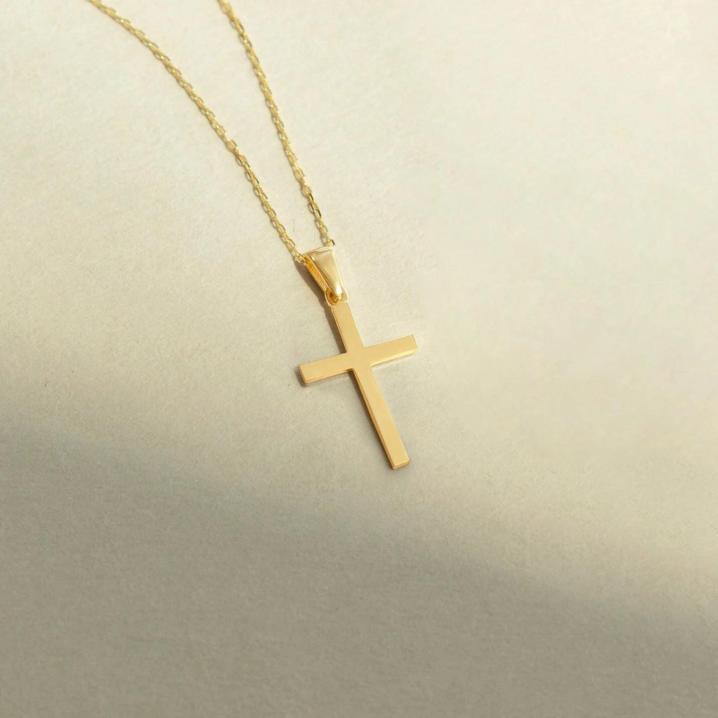 Collar con cruz de oro macizo de 14 quilates: Regalo de joyería religiosa